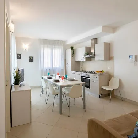 Elegante Trilocale Marconi Prima Fila Mare Apartman