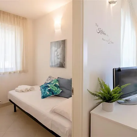 Elegante Trilocale Marconi Prima Fila Mare Apartman